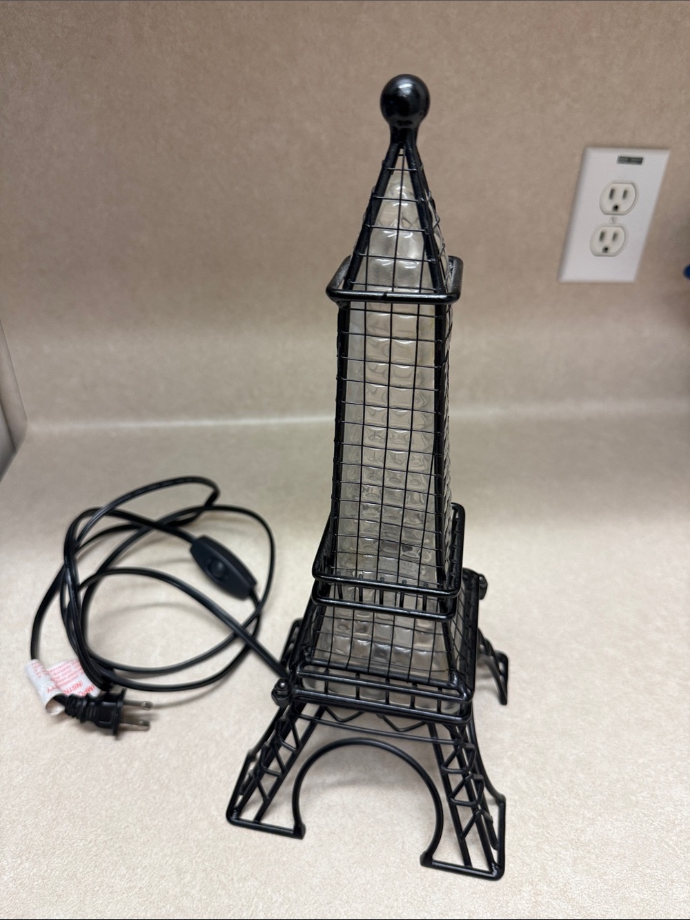 Eiffel Tower Wire Table Lamp - Black - Picture 4 of 7